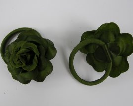 2 haarelastieken groen met roos.