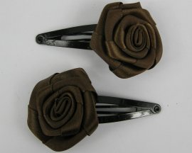 2 clic clacs met zijden roos bruin