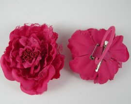 Roos donker roze met kant 10 cm.