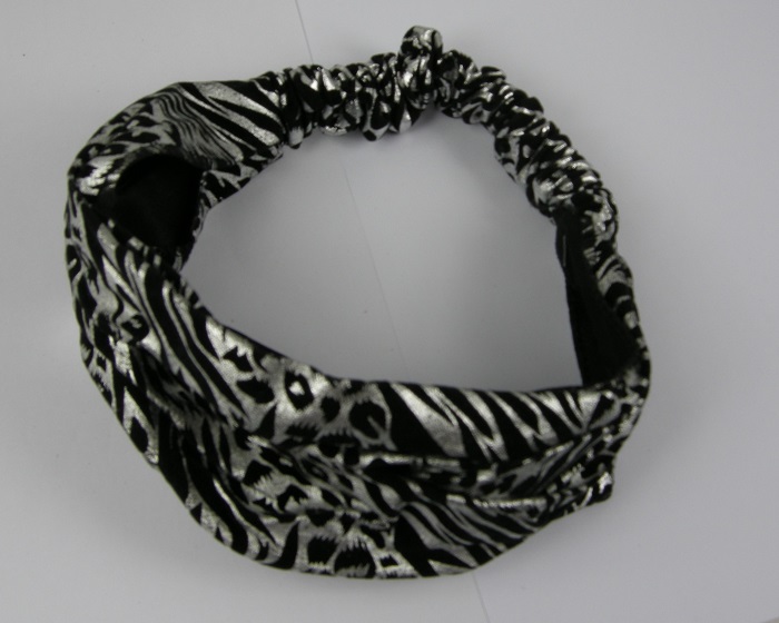(image for) Bandana met print zilver/zwart.