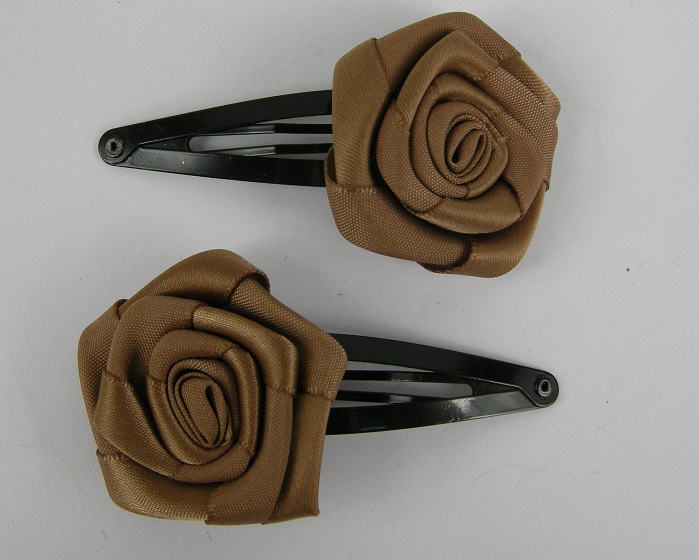 (image for) 2 clic clacs met zijden roos bruin - Klik op afbeelding om te sluiten