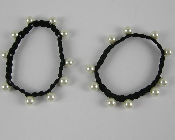 (image for) 2 haarelastieken met parels.
