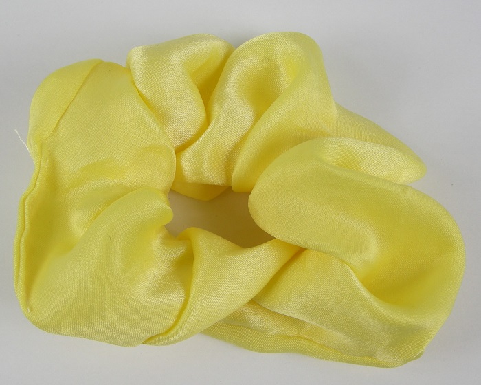(image for) Scrunchie geel. - Klik op afbeelding om te sluiten