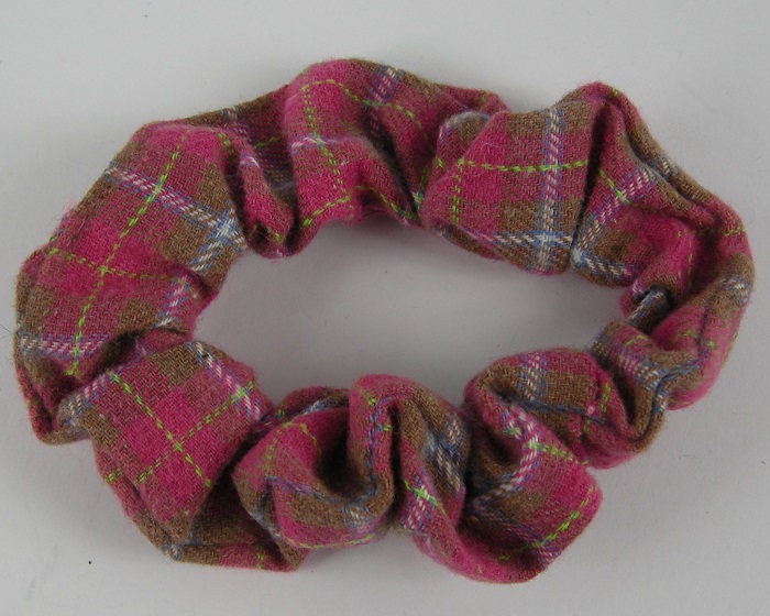 (image for) Scrunchie ruit roze.
